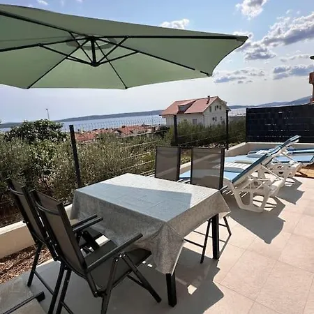 Penthouse Idra Ii - With Pool And Roof Terrace Kastela