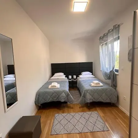 Appartamento Penthouse Idra Ii - With Pool And Roof Terrace