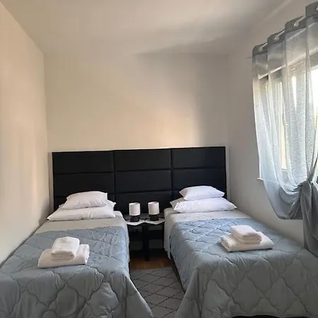 Appartamento Penthouse Idra Ii - With Pool And Roof Terrace Kaštela