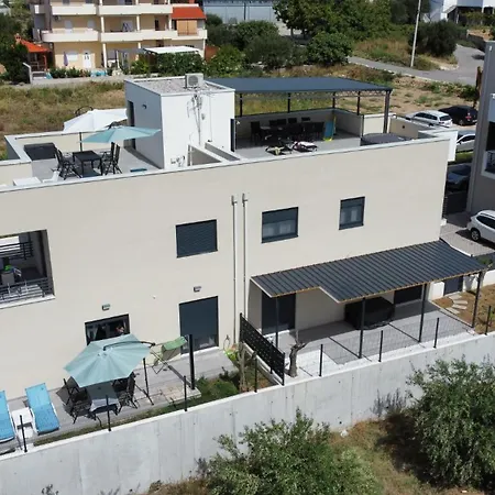 Penthouse Idra Ii - With Pool And Roof Terrace Appartamento Kaštela