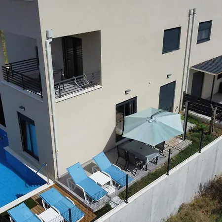 Penthouse Idra Ii - With Pool And Roof Terrace アパート Kaštela