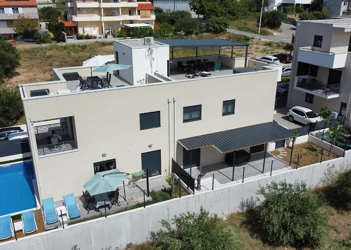 Penthouse Idra Ii - With Pool And Roof Terrace Apartman Kastela