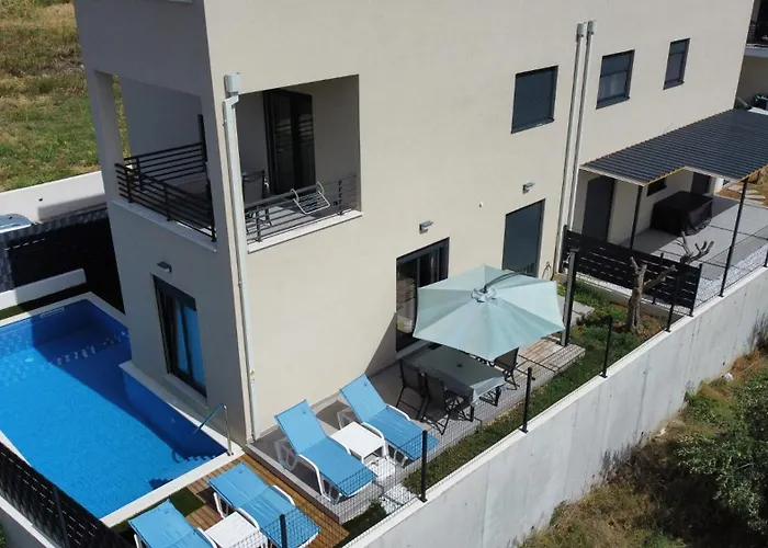 Penthouse Idra Ii - With Pool And Roof Terrace Apartman Kastela